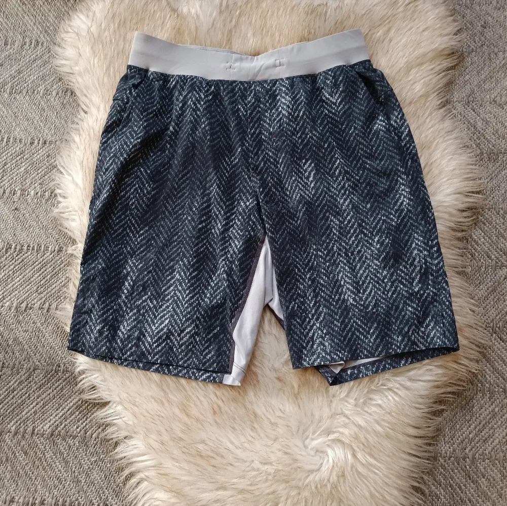 Lululemon Men's T.H.E. Short Linerless 9" #M7AAWS, Bleached Herringbone M
